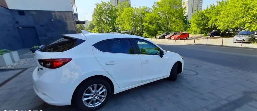 Mazda 3 cena 52700 przebieg: 72800, rok produkcji 2017 z Warszawa małe 781